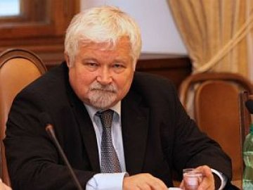 Doc. JUDr. Petr Pithart